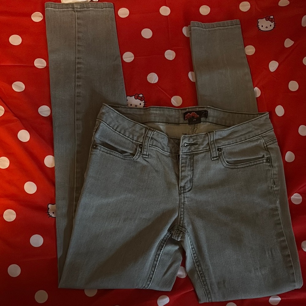 Forever 21 Gray Skinny Jeans with Classic Styling